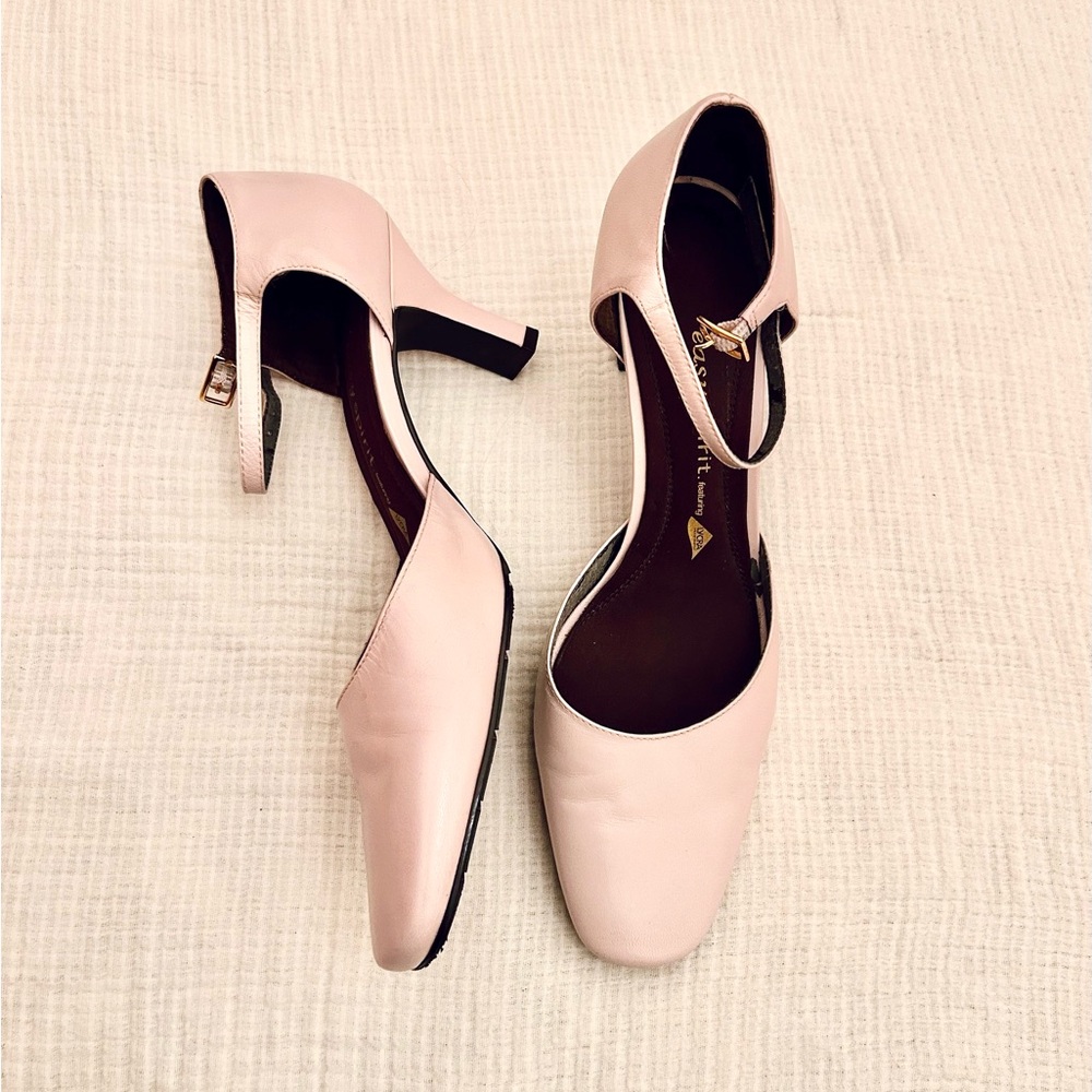 Easy Spirit Pink Nude tan cream Ankle-Strap Flats block heel